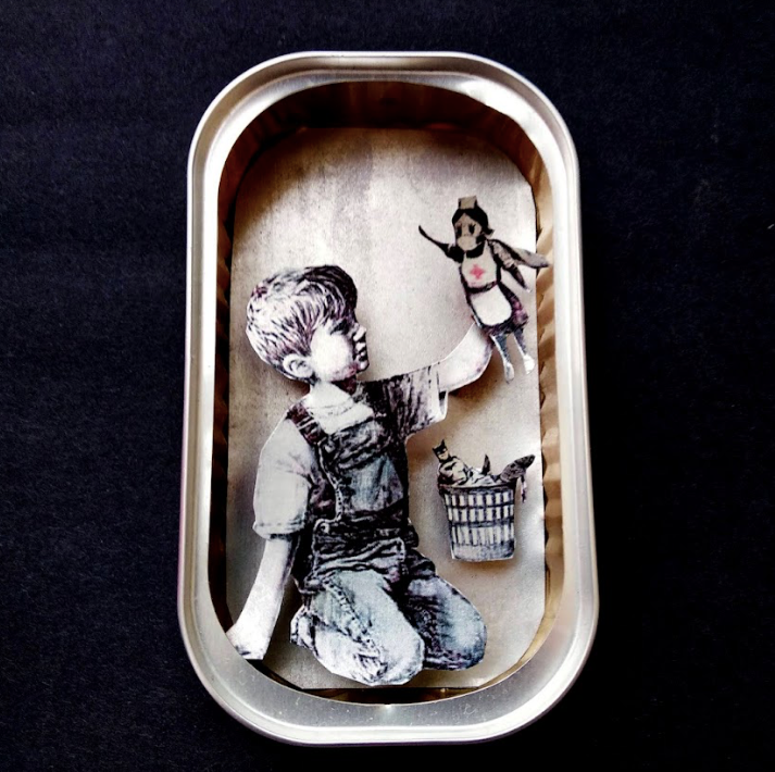  Arte en lata - Enfermera Banski  - by desechorehecho - peliculas en latas de conserva - arte de metal