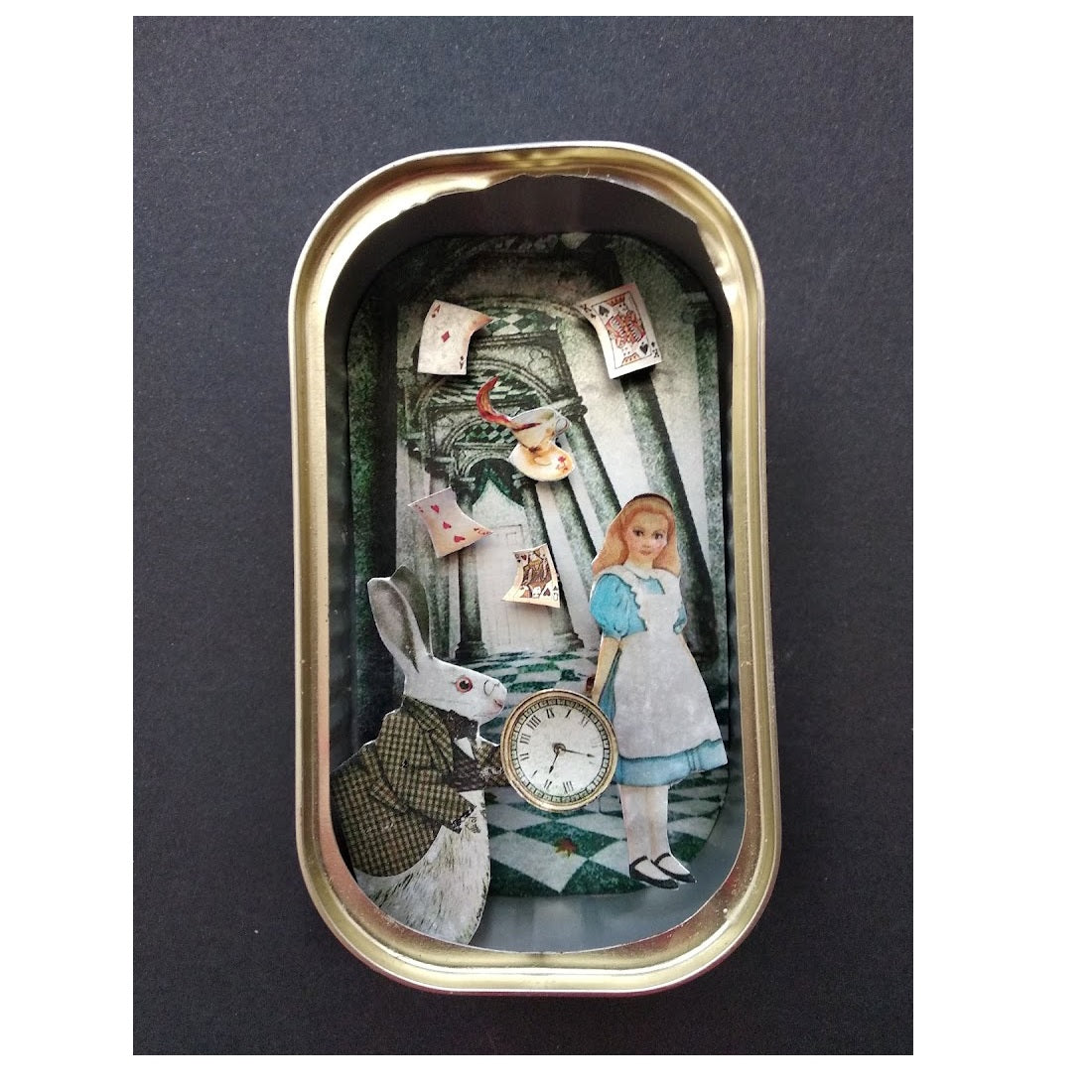  Arte en lata - Alicia en el País de las Maravillas - by desechorehecho - peliculas en latas de conserva - arte de metal